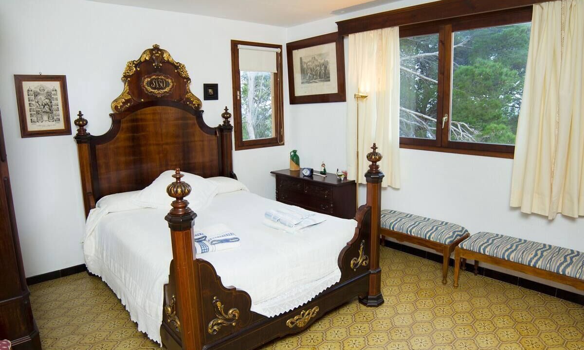 Photo of Bedroom in Banyalbufar