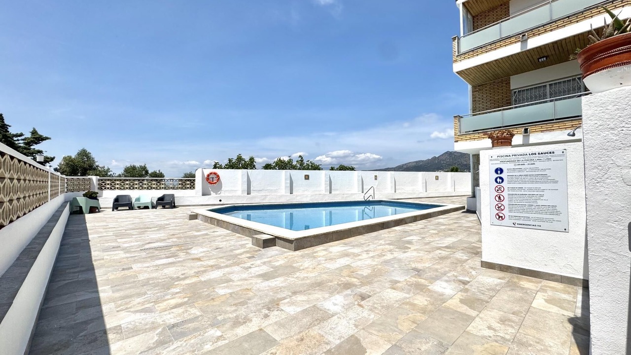 Photo of Outdoor in Roses Town Center