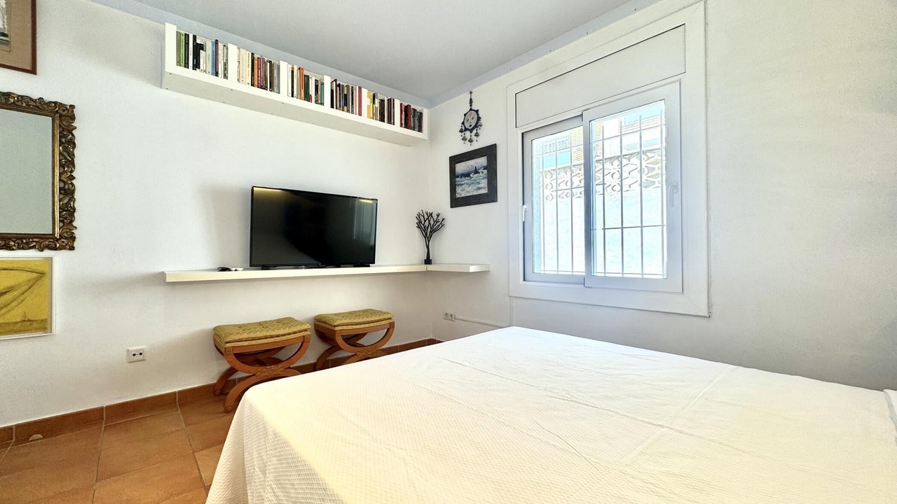Photo of Bedroom in Roses Town Center