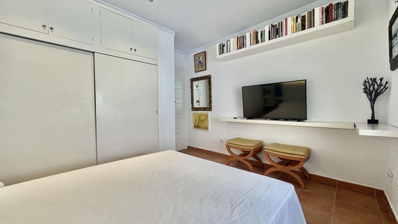 Photo of Bedroom in Roses Town Center