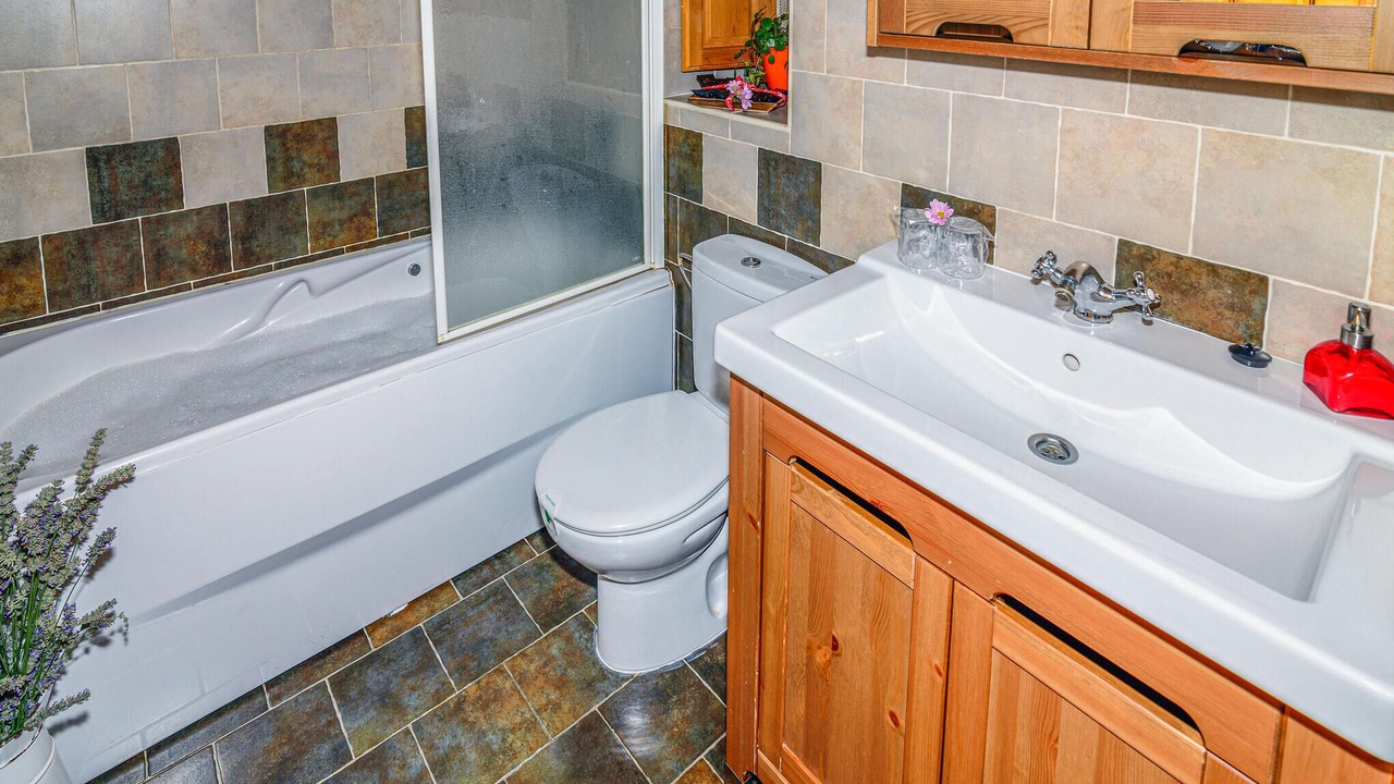 Photo of Bathroom in Benllera