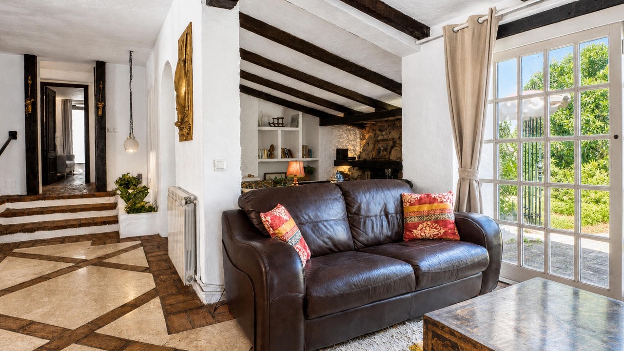 Photo of Livingroom in New Golden Mile