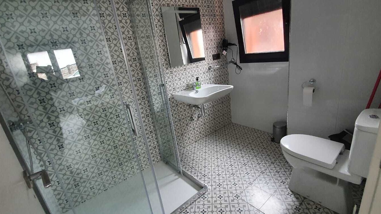 Photo of Bathroom in Avin