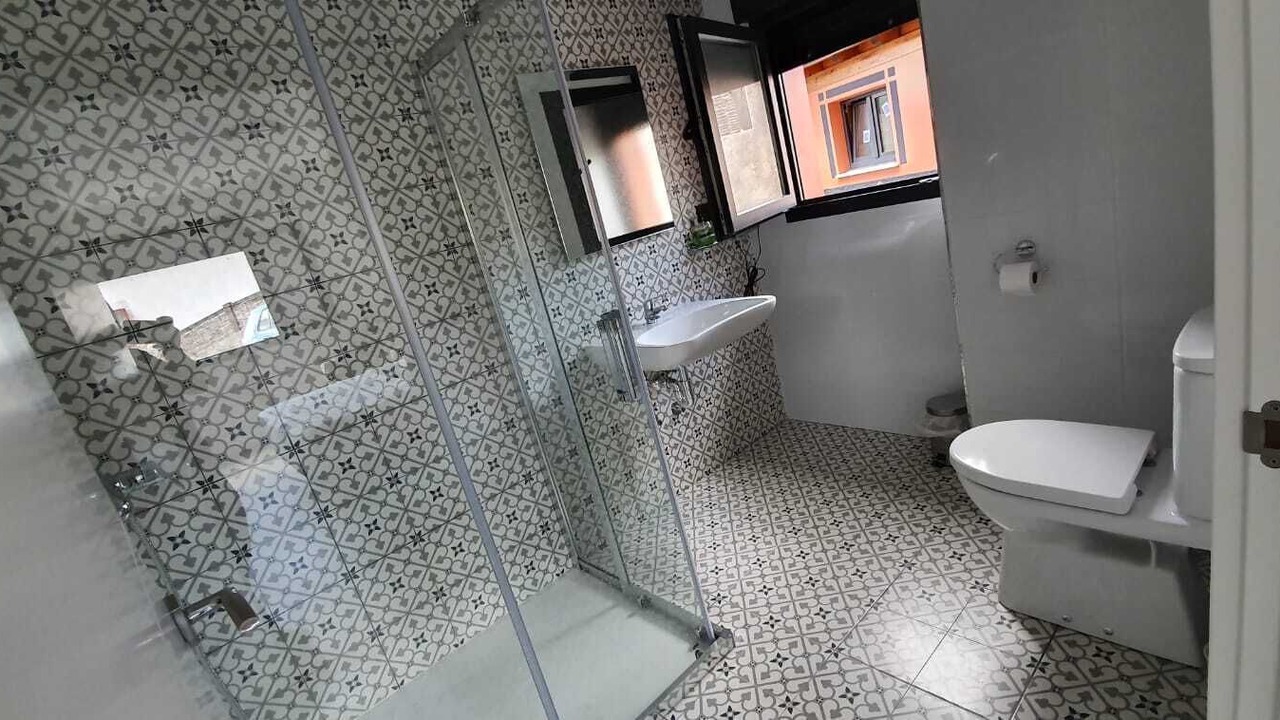 Photo of Bathroom in Avin
