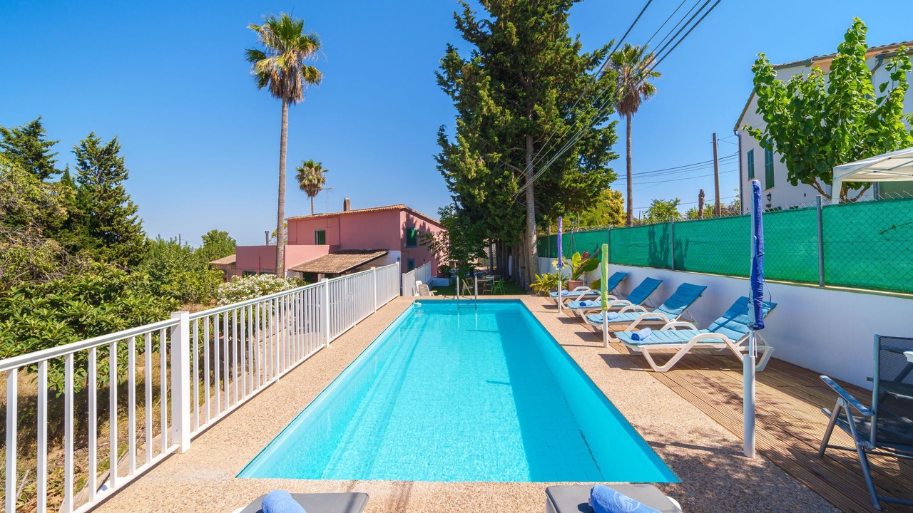 Photo of Outdoor in Establiments