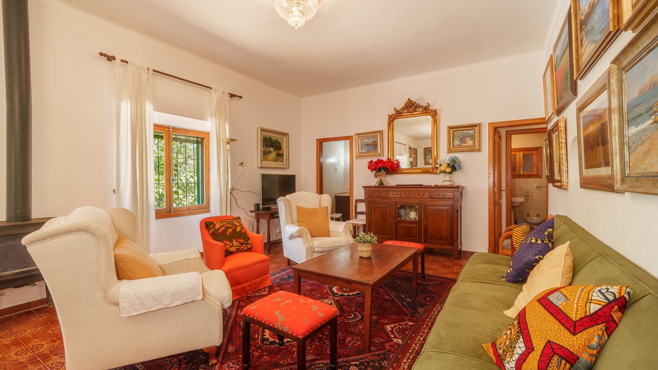 Photo of Livingroom in Establiments