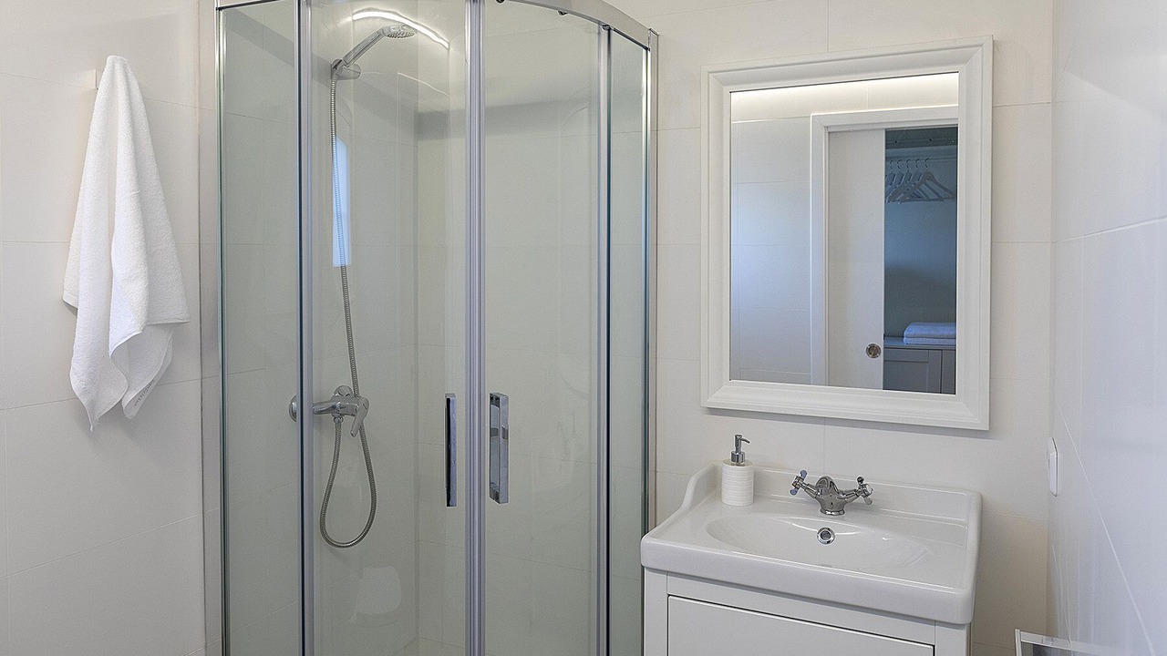 Photo of Bathroom in Monells