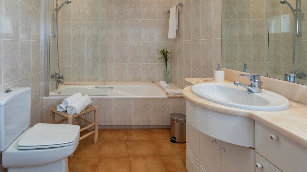 Photo of Bathroom in Monells