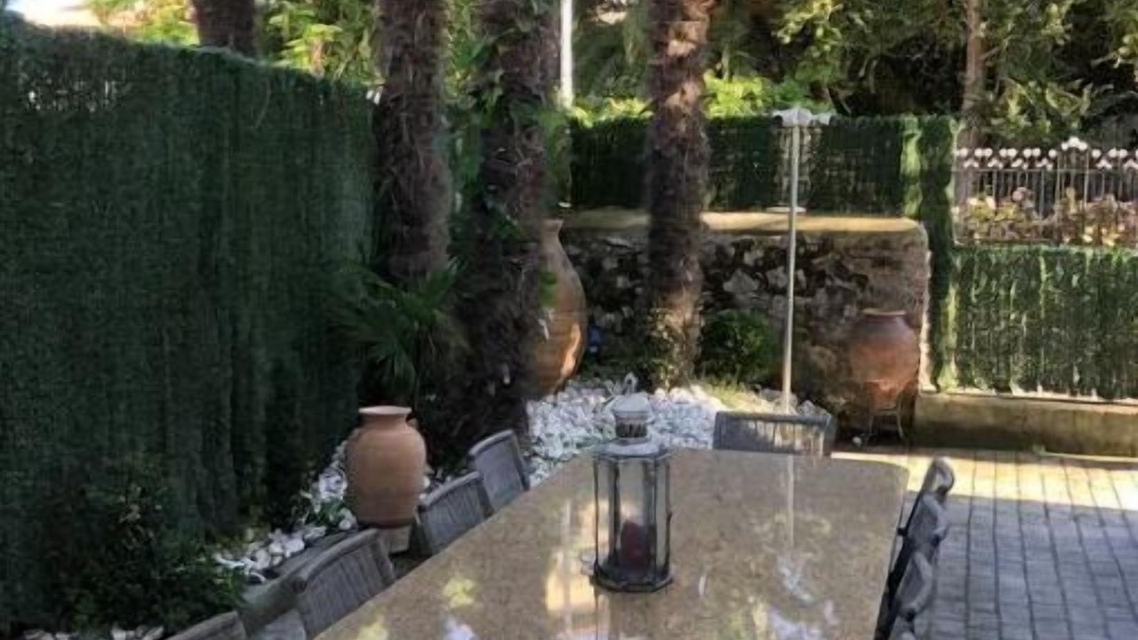 Photo of Outdoor in Poo