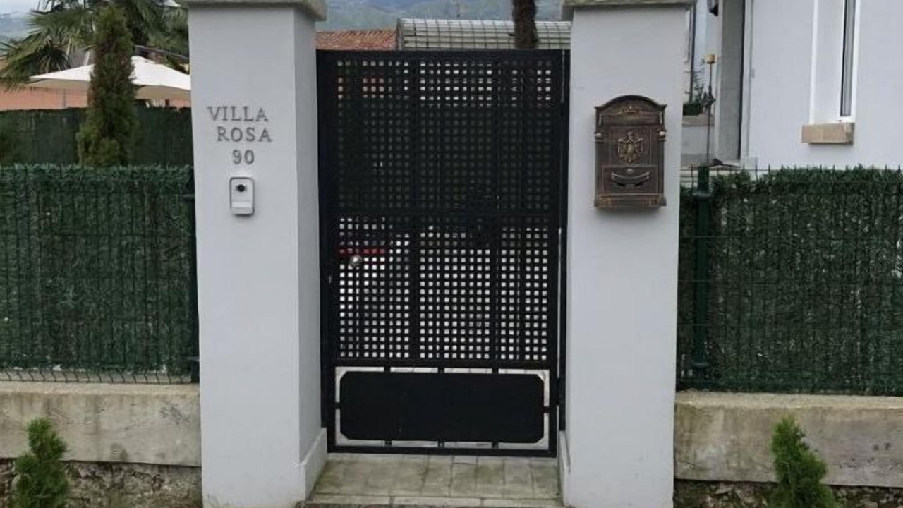 Photo of Outdoor in Poo