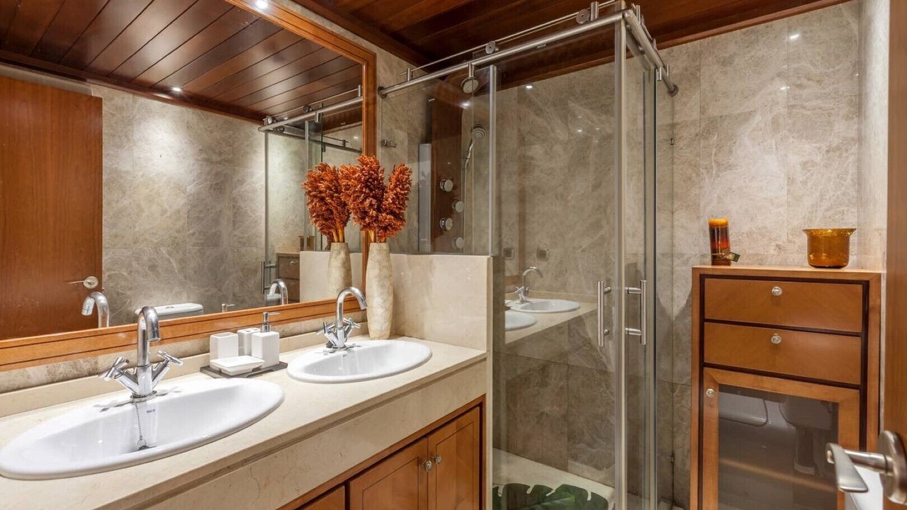 Photo of Bathroom in La Florida