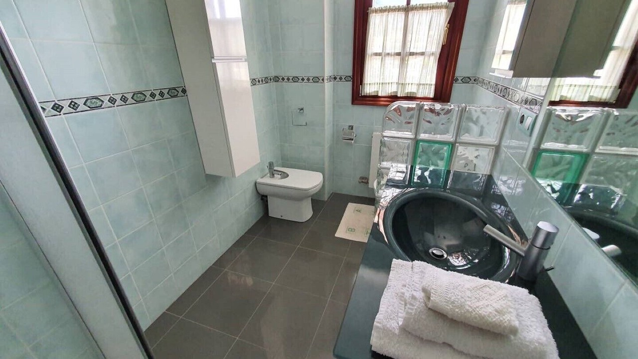 Photo of Bathroom in Orduna