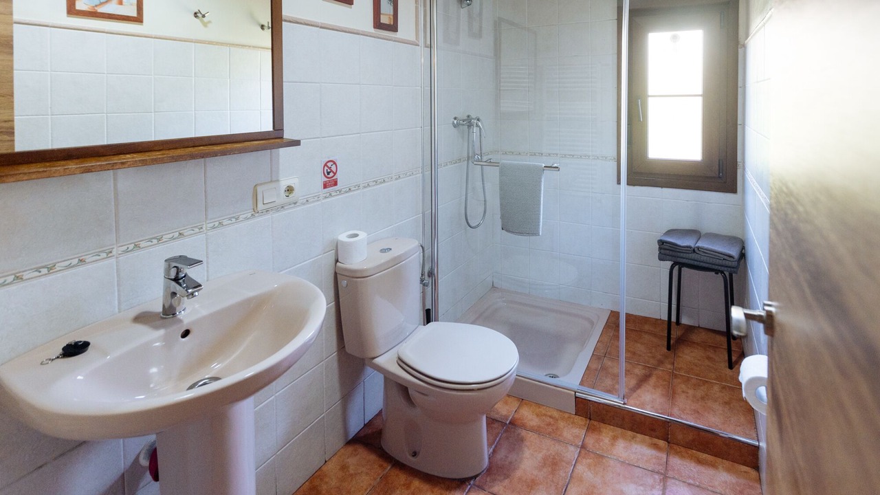 Photo of Bathroom in Avin