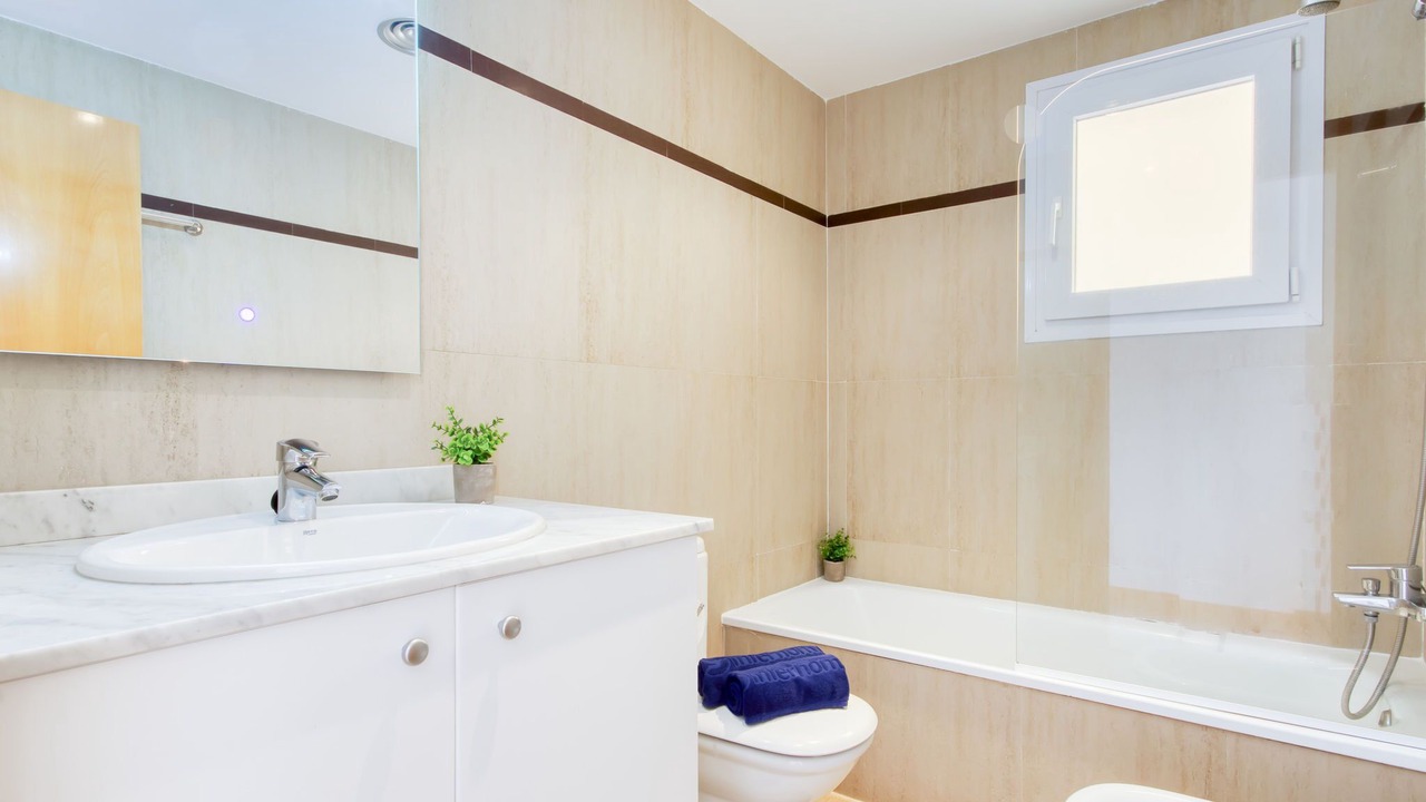 Photo of Bathroom in Palau-Saverdera