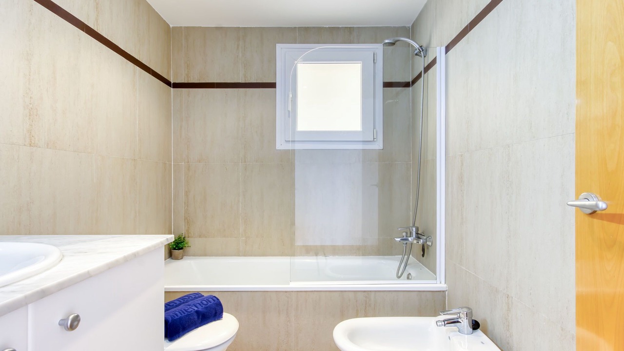 Photo of Bathroom in Palau-Saverdera