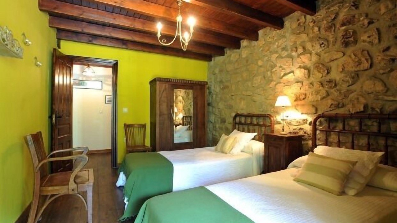 Photo of Bedroom in Llonin
