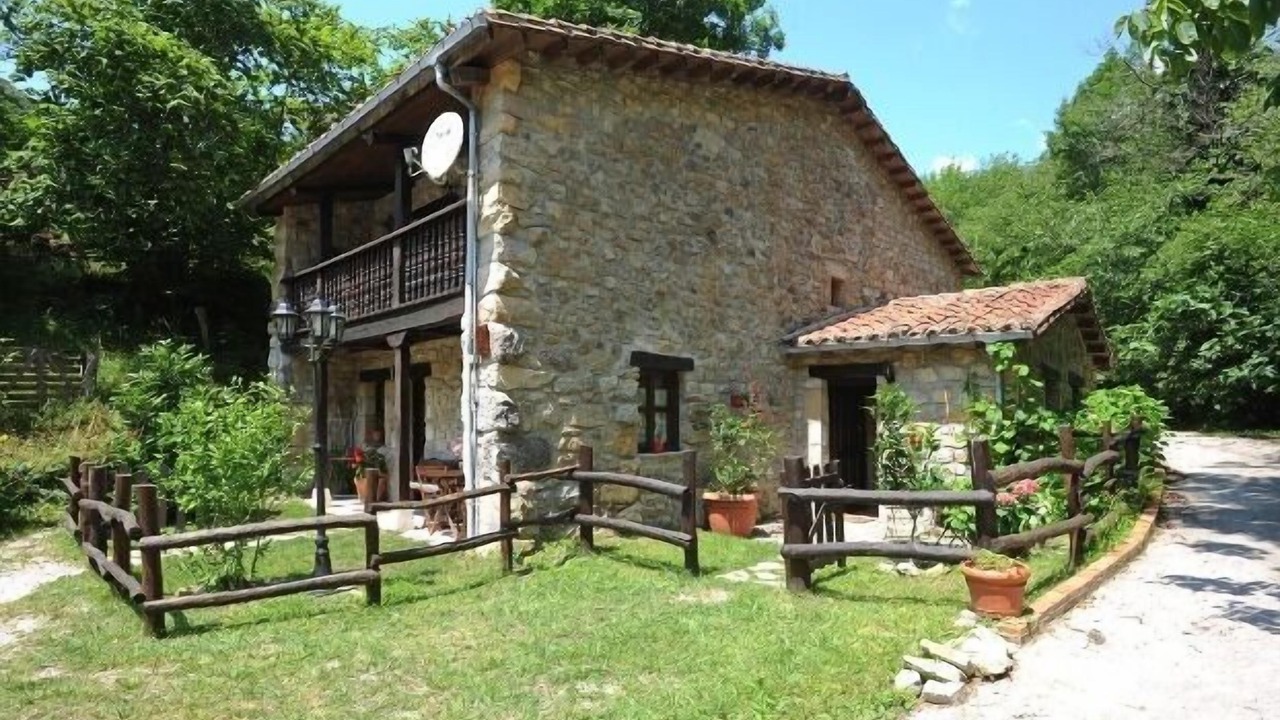 Photo of Outdoor in Llonin