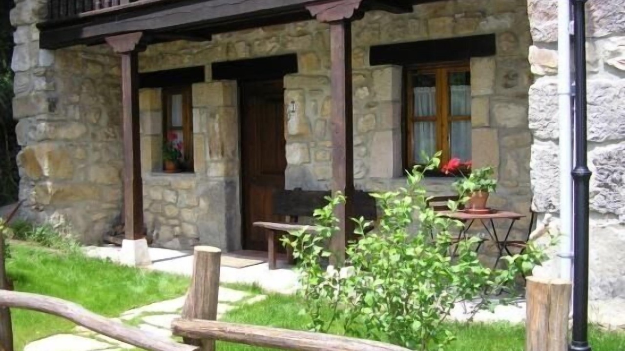 Photo of Outdoor in Llonin