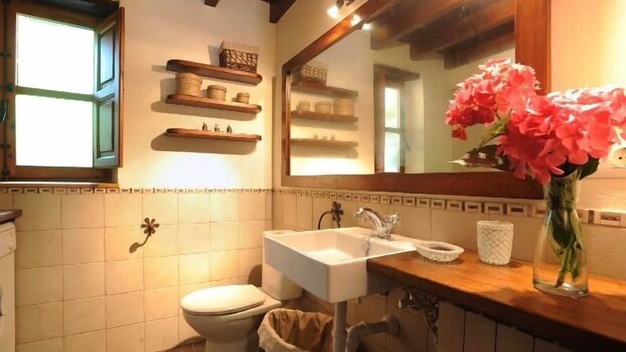 Photo of Bathroom in Llonin