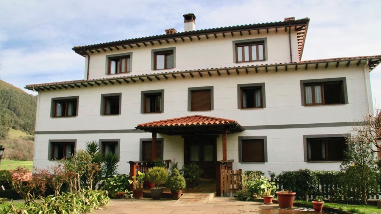 Photo of Outdoor in Panes