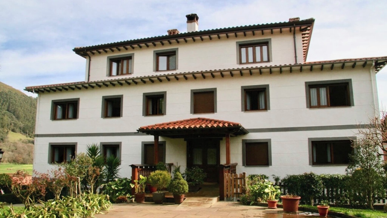 Photo of Outdoor in Panes