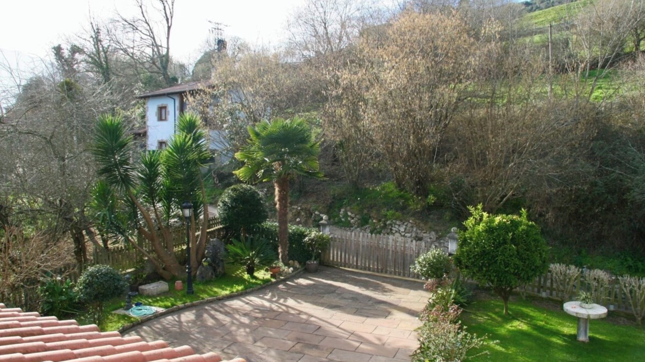 Photo of Outdoor in Panes