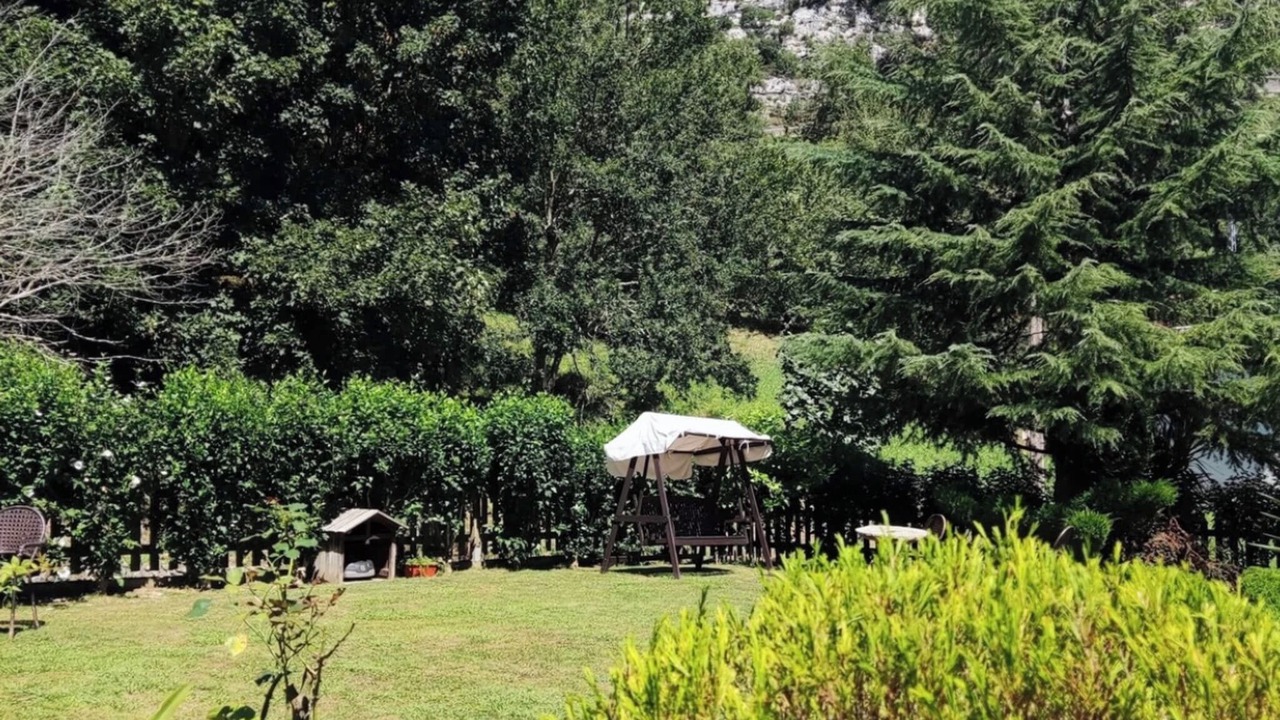 Photo of Outdoor in Panes