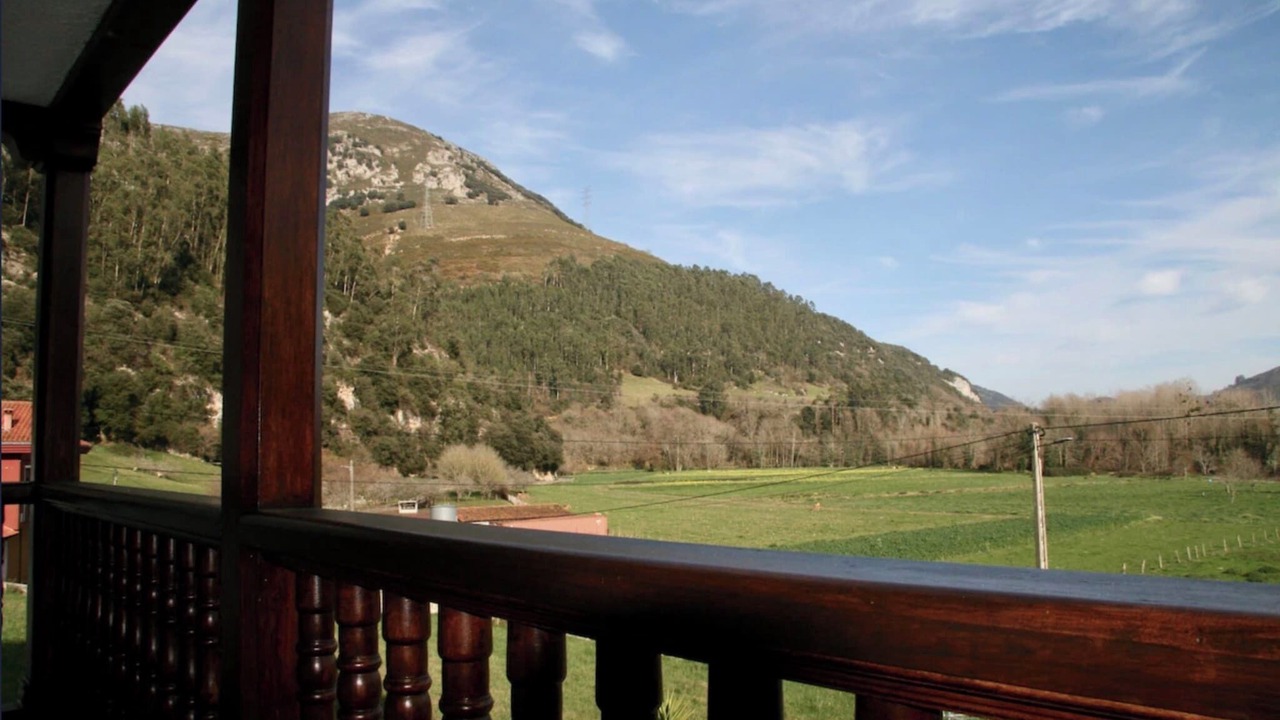 Photo of Outdoor in Panes