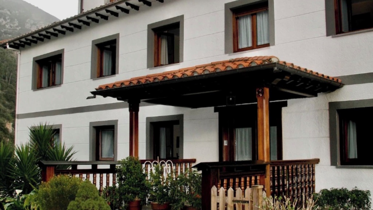 Photo of Outdoor in Panes