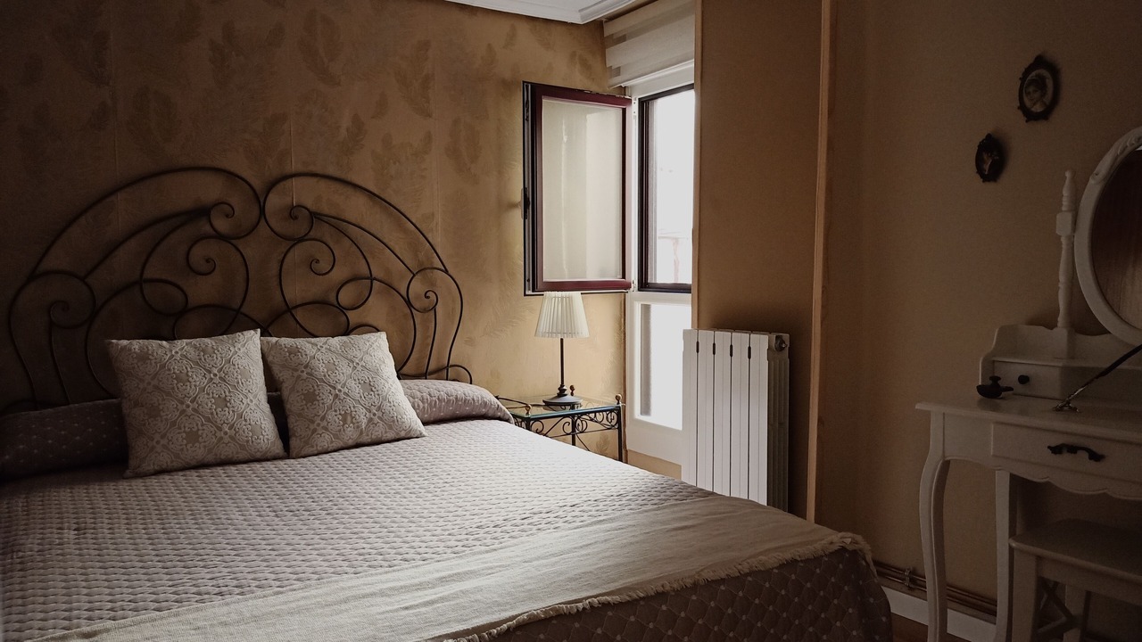 Photo of Bedroom in Logrono Historic Centre