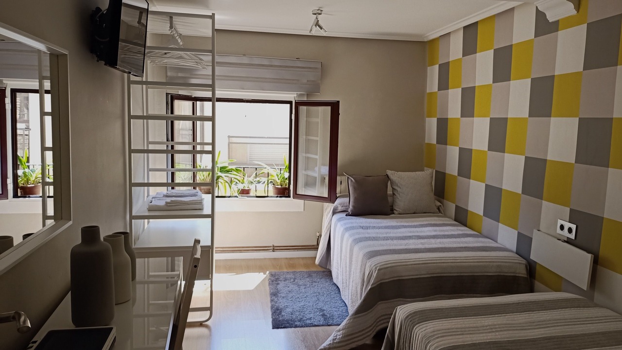 Photo of Bedroom in Logrono Historic Centre