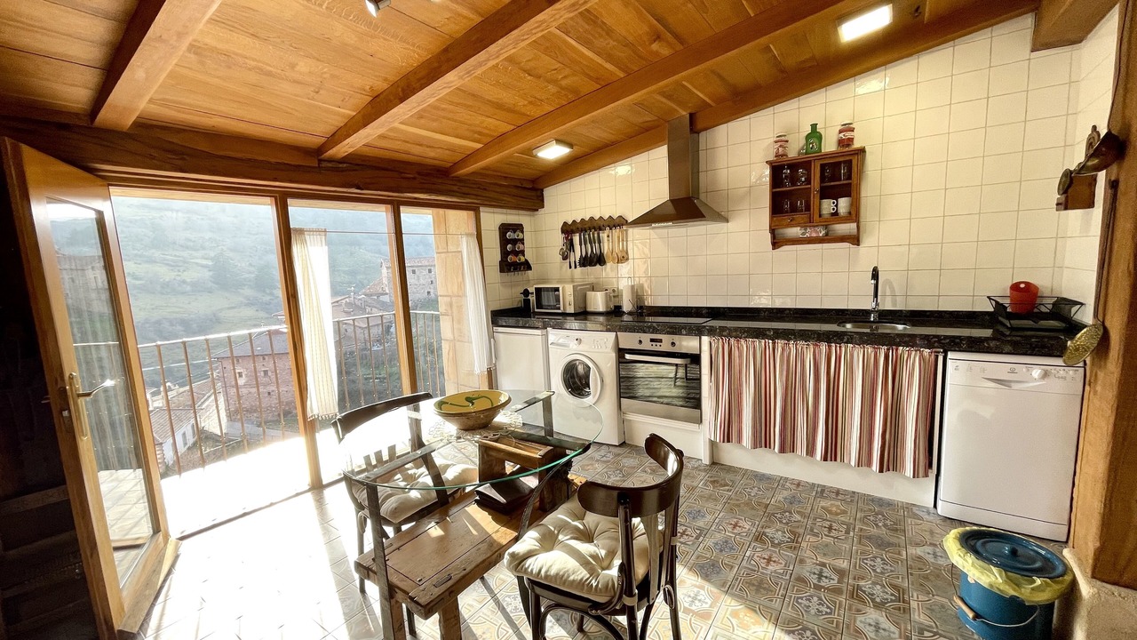 Photo of Kitchen in Montenegro de Cameros