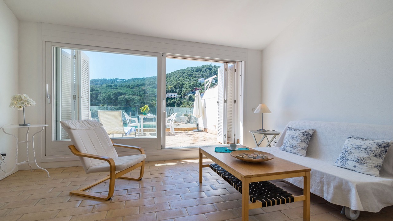 Photo of Livingroom in Tamariu