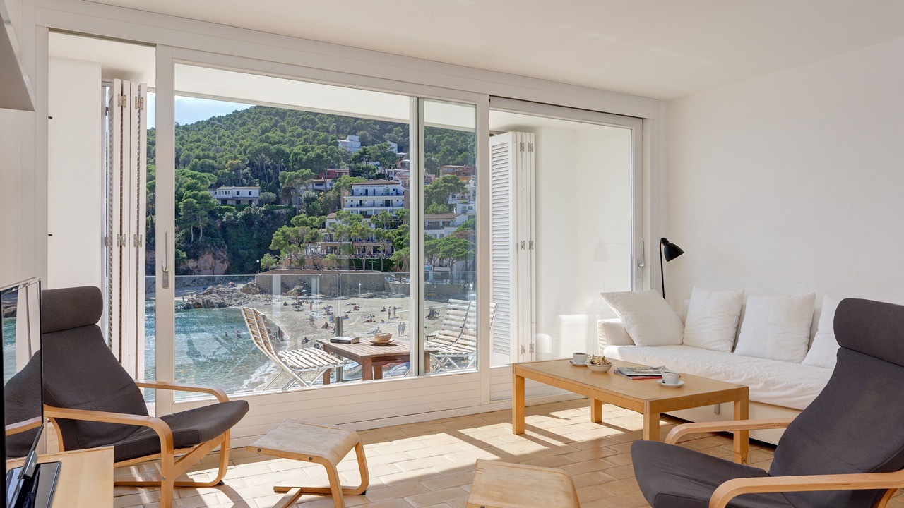 Photo of Livingroom in Tamariu