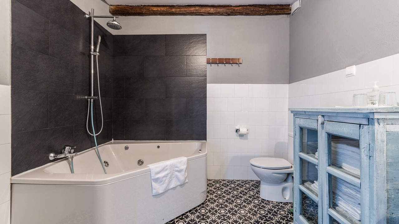 Photo of Bathroom in Abiada
