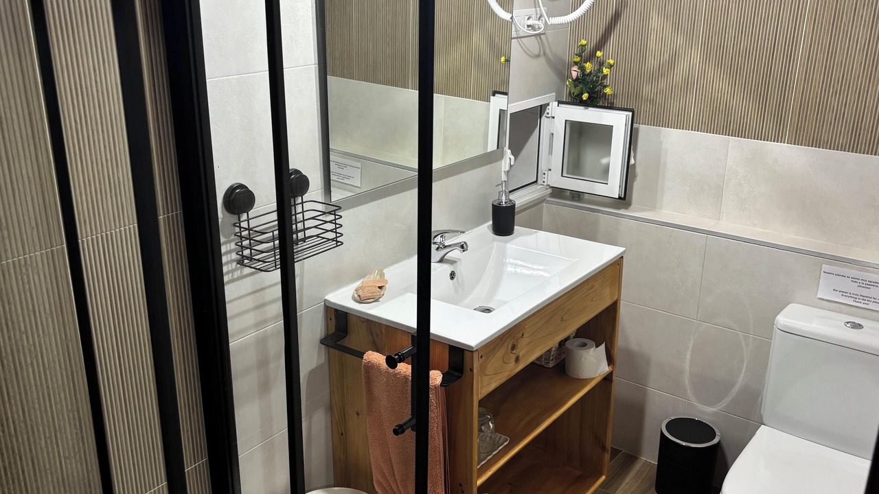 Photo of Bathroom in Penarrubia