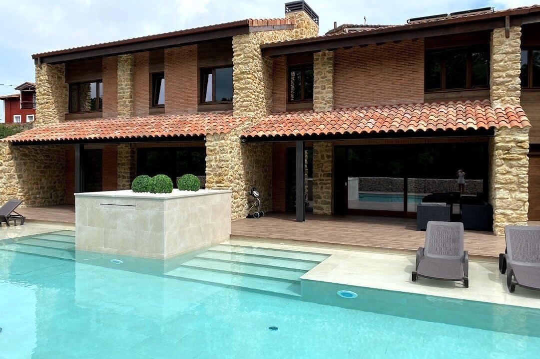 Photo of Outdoor in Noriega