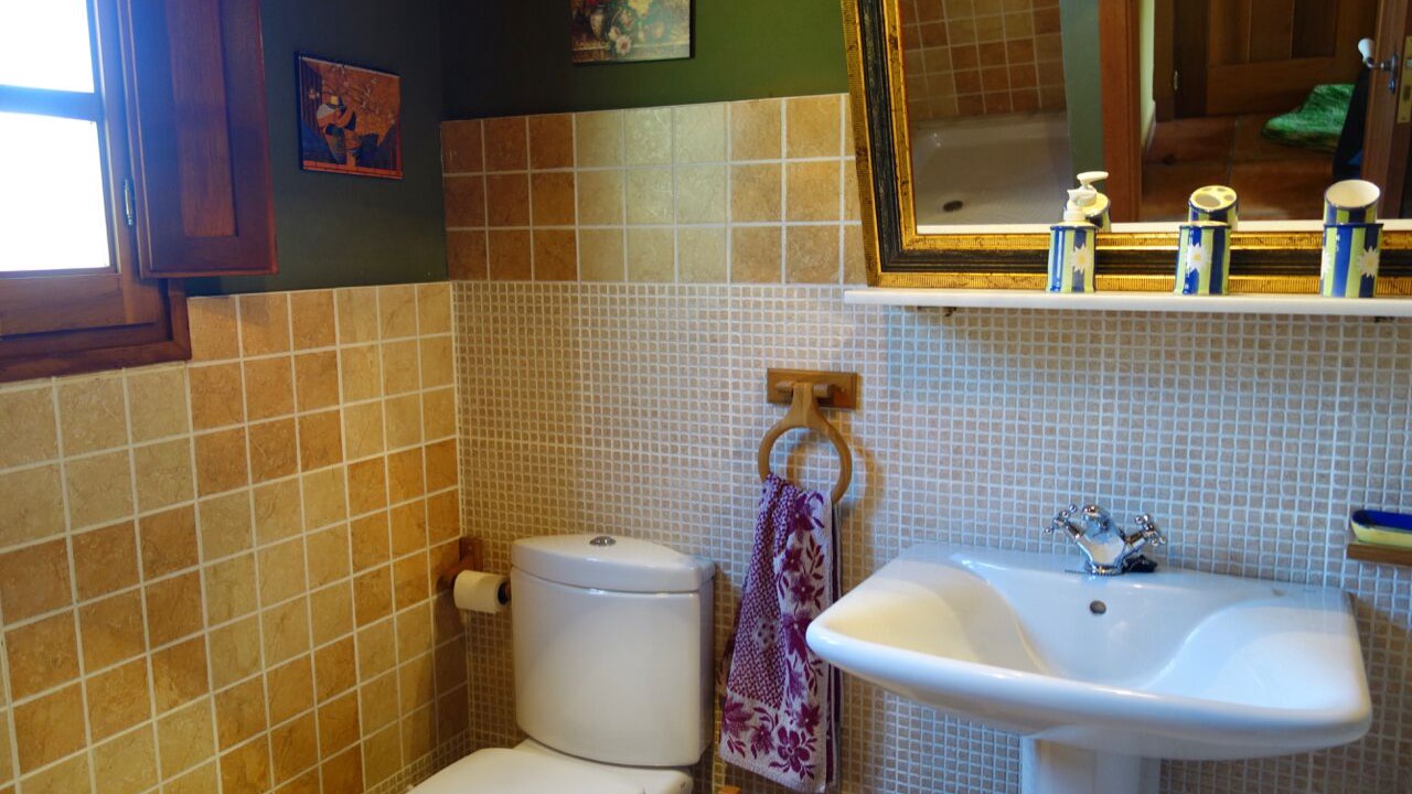 Photo of Bathroom in Suegos
