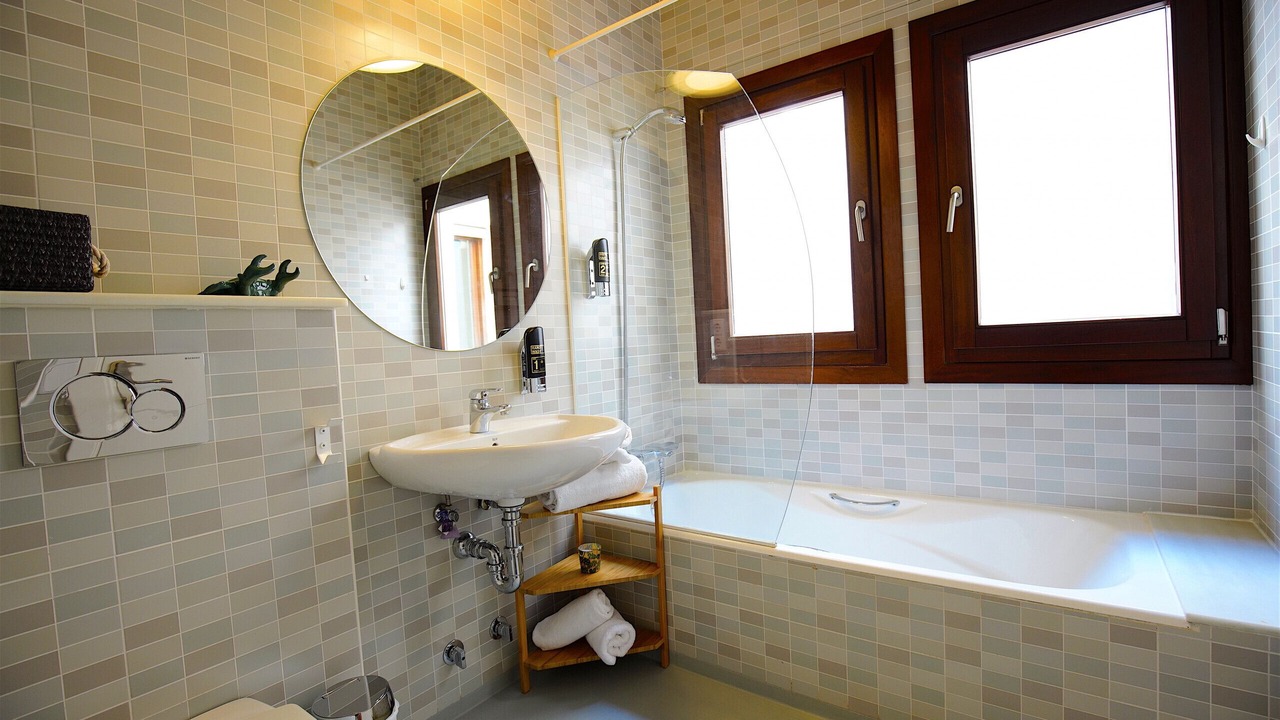 Photo of Bathroom in La Llotja-Born