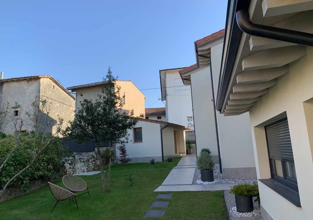 Photo of Outdoor in Poo