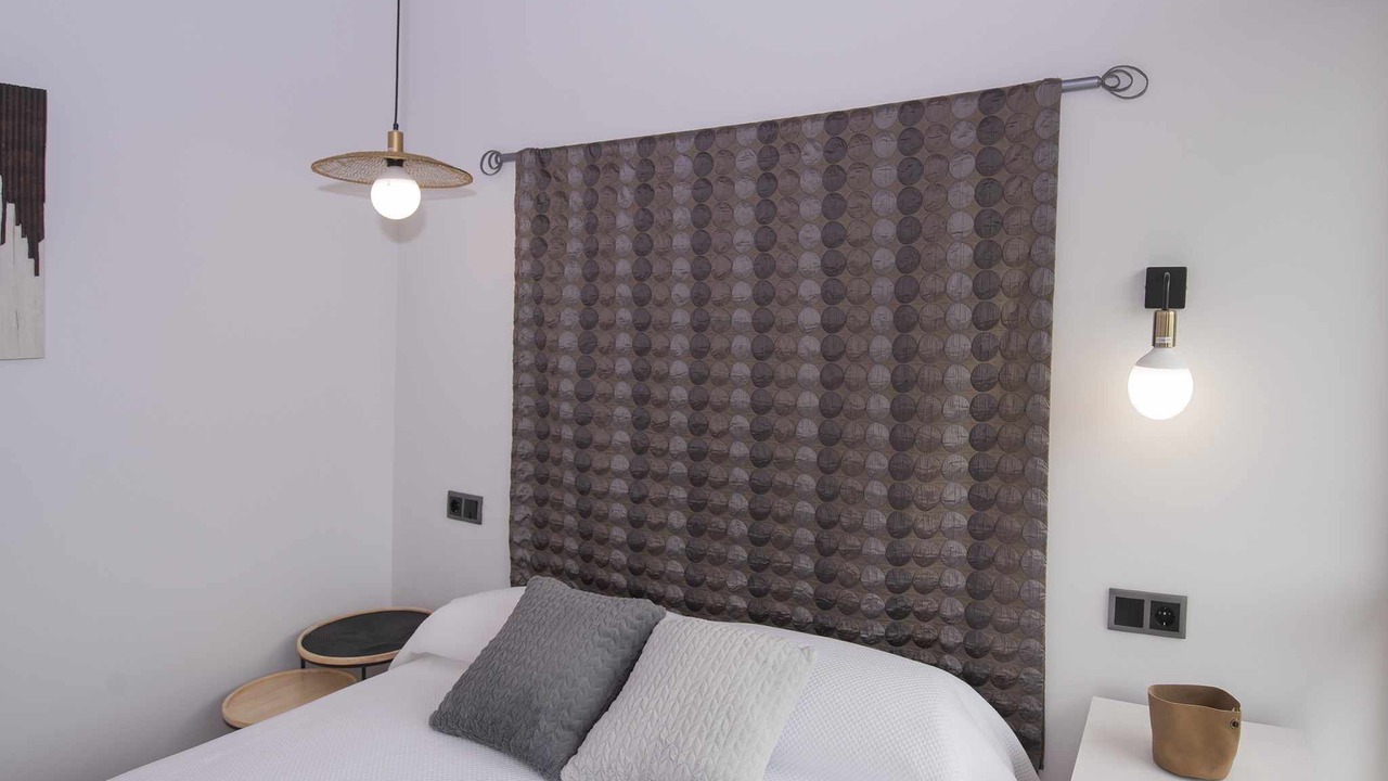 Photo of Bedroom in Poo