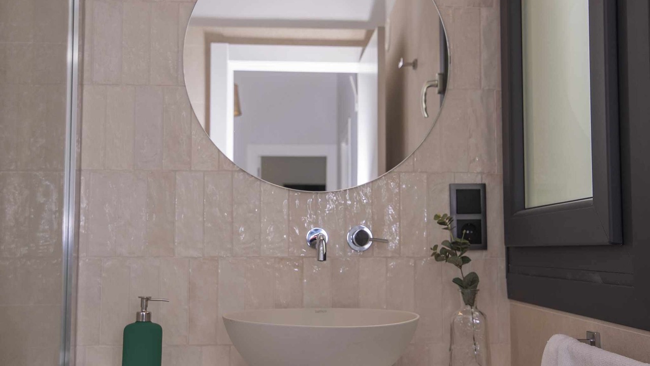 Photo of Bathroom in Poo