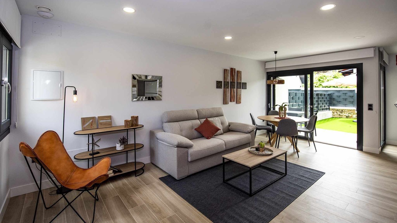 Photo of Livingroom in Poo