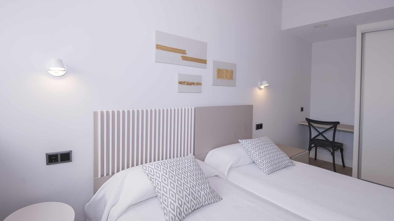 Photo of Bedroom in Poo