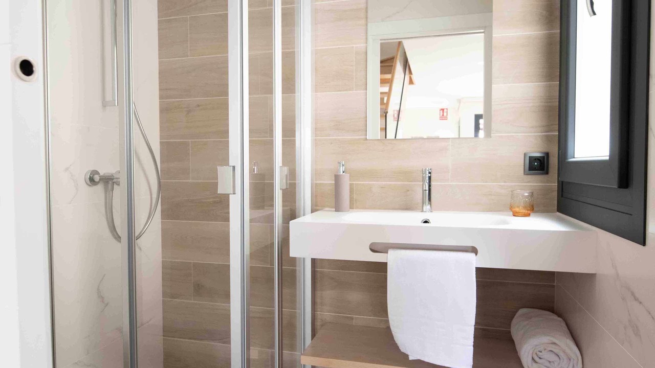 Photo of Bathroom in Poo