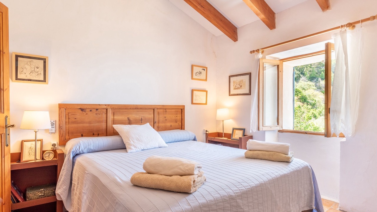 Photo of Bedroom in Banyalbufar