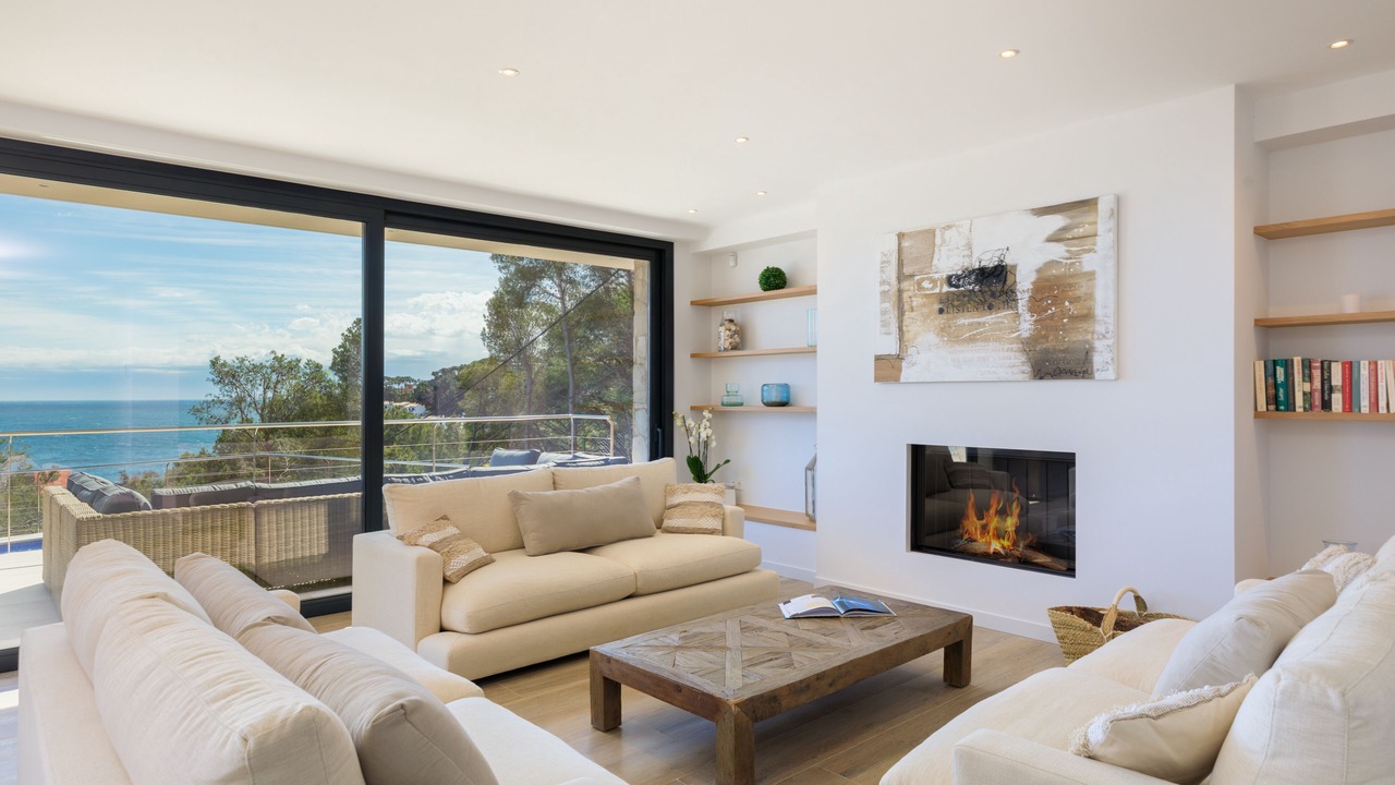 Photo of Livingroom in Tamariu