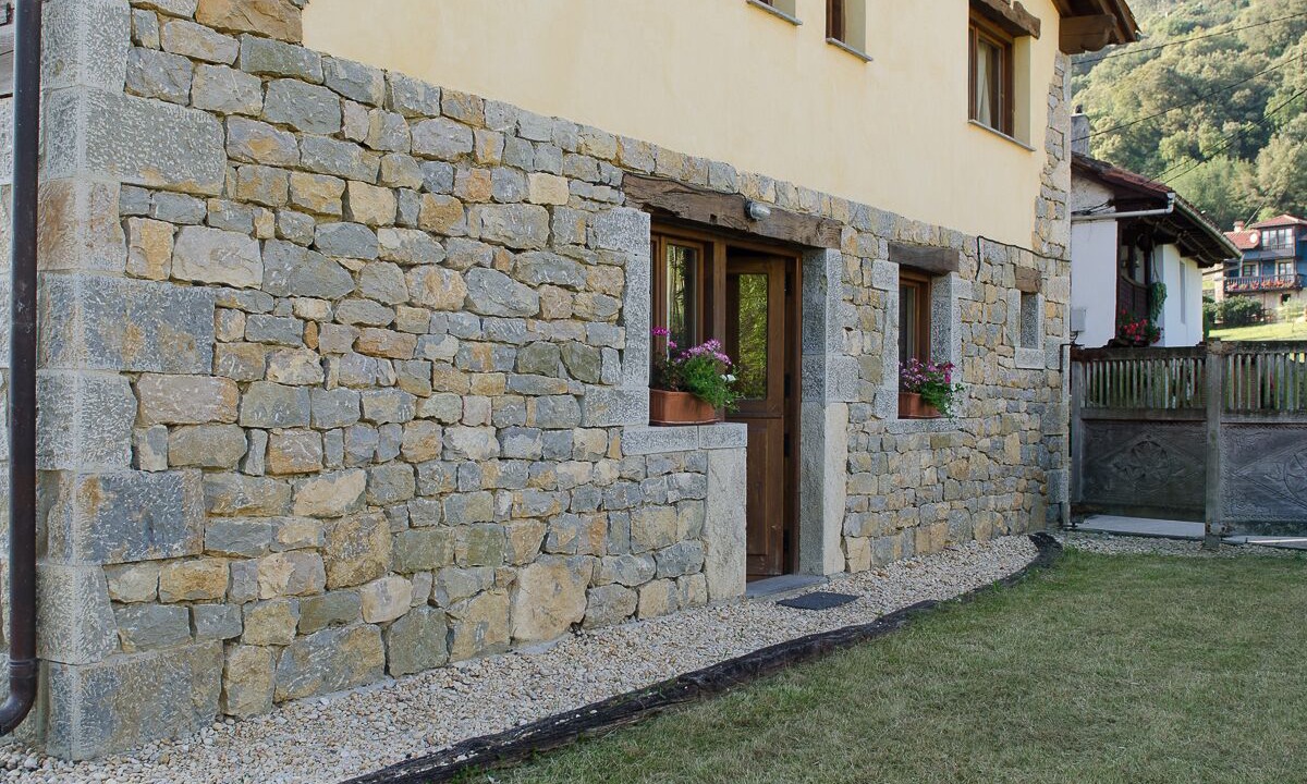 Photo of Outdoor in Buelles