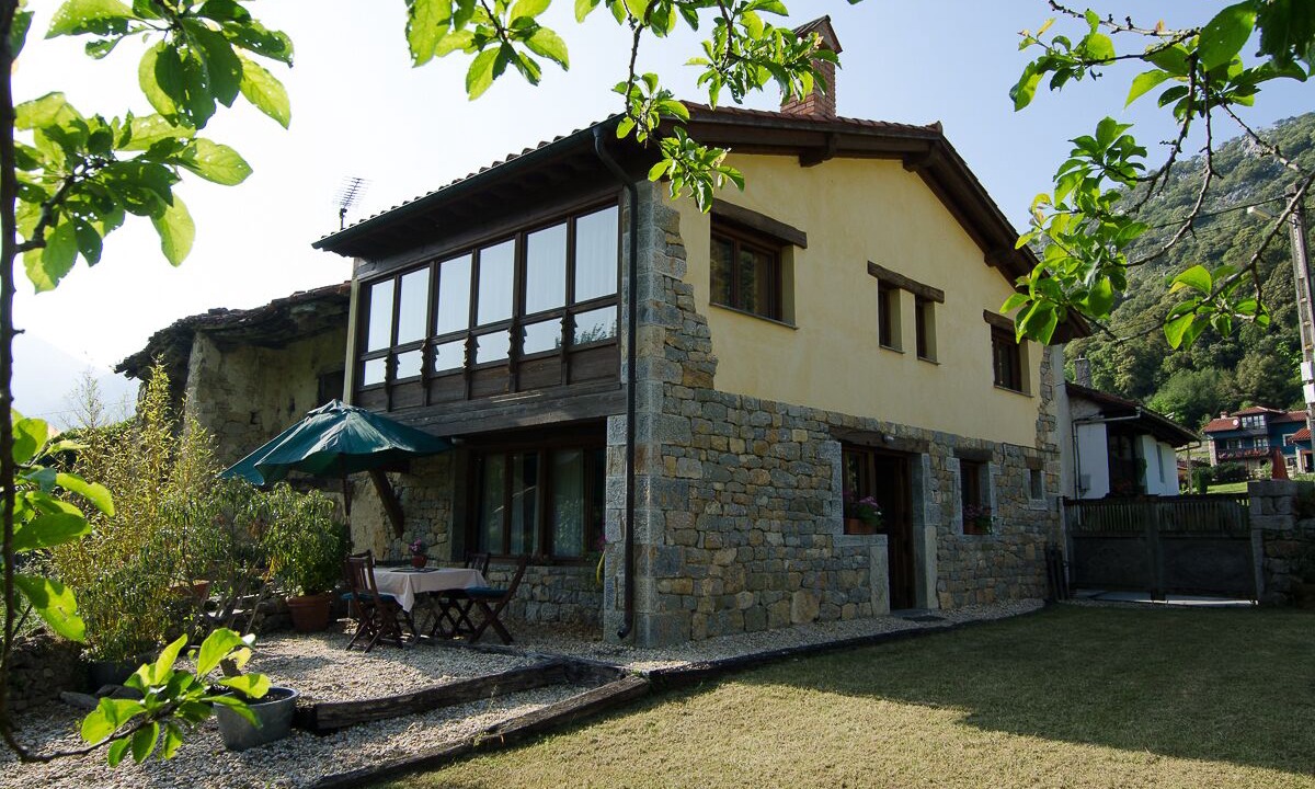 Photo of Outdoor in Buelles