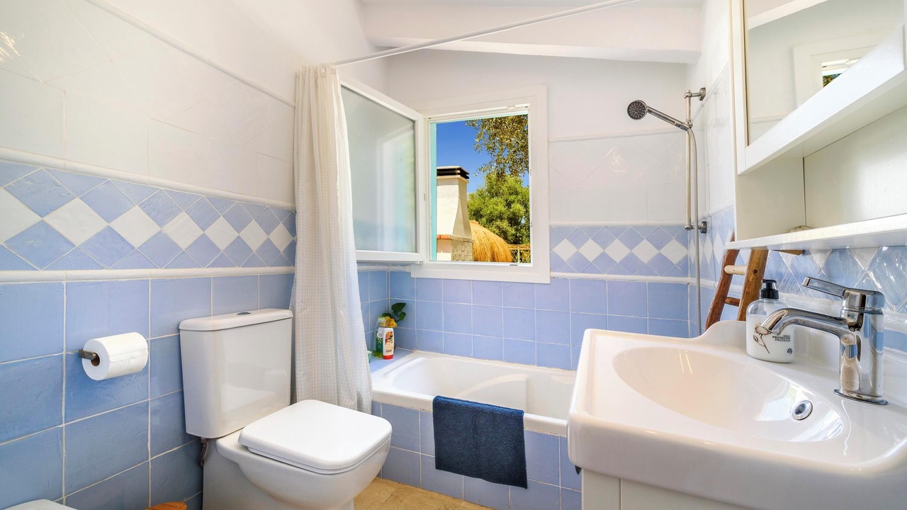 Photo of Bathroom in Portol
